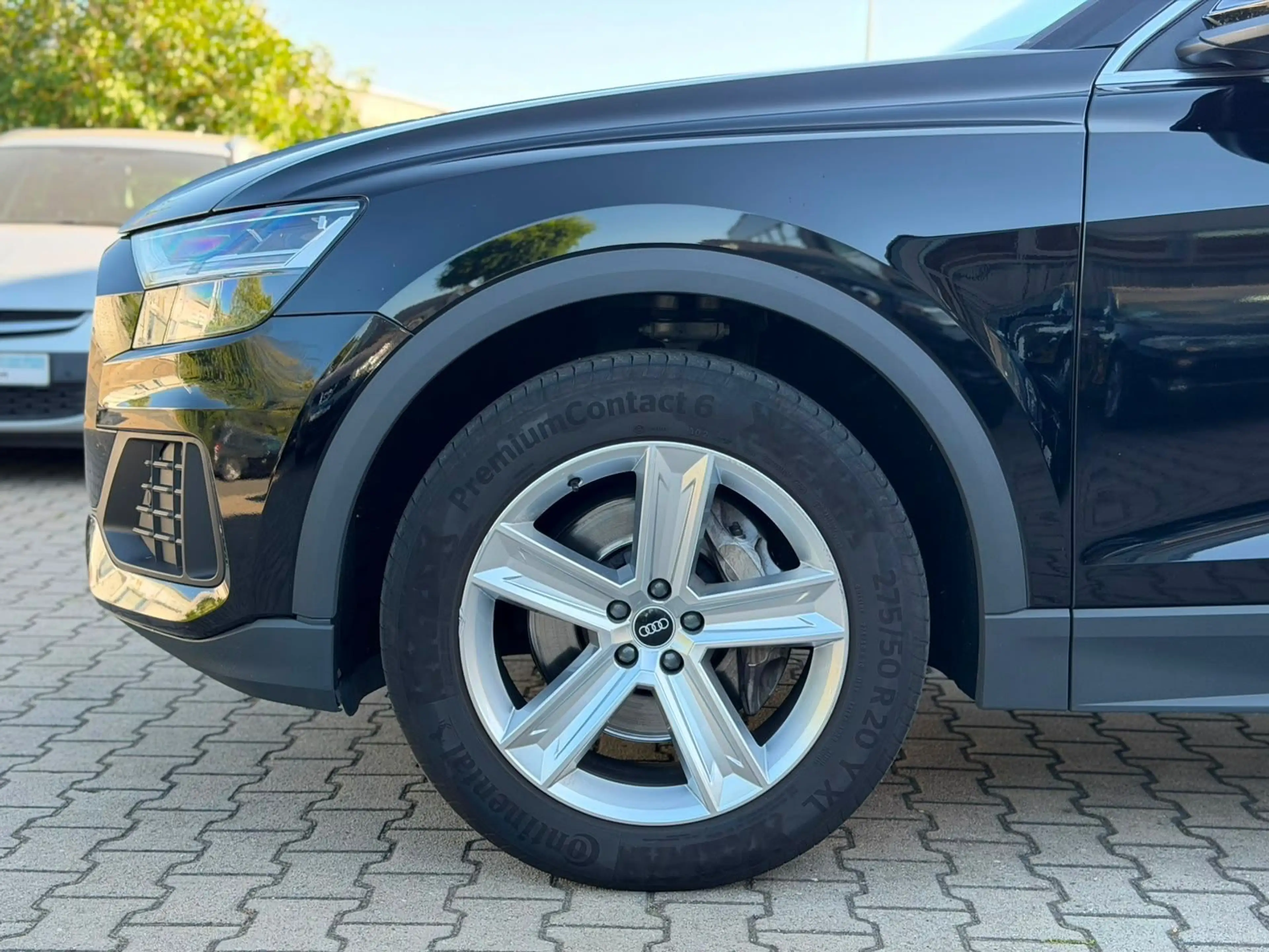 Audi Q8 45 TDI quattro Competition plus Panorama — photo 5