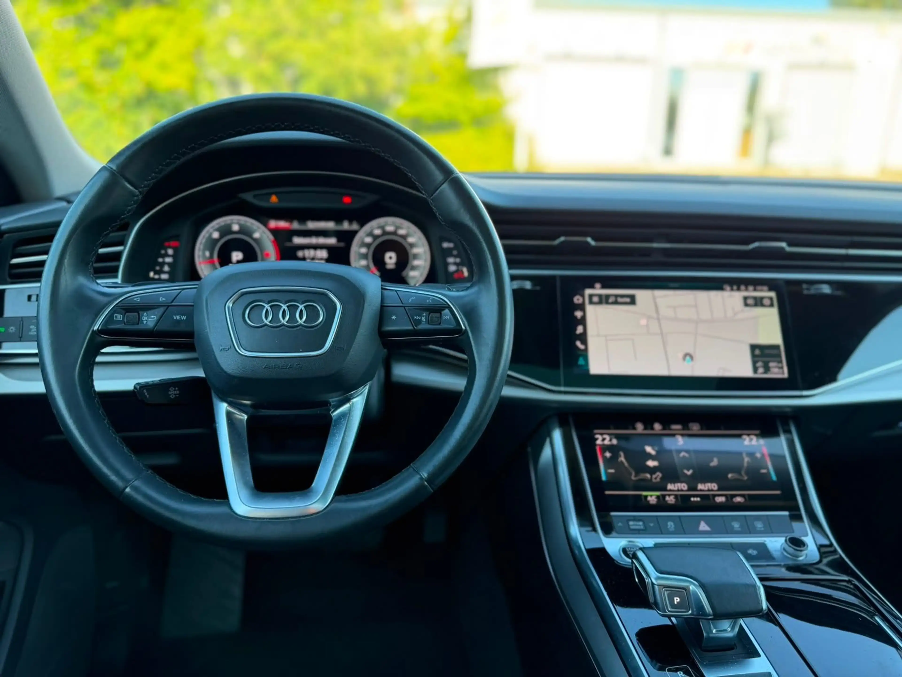 Audi Q8 45 TDI quattro Competition plus Panorama — photo 15