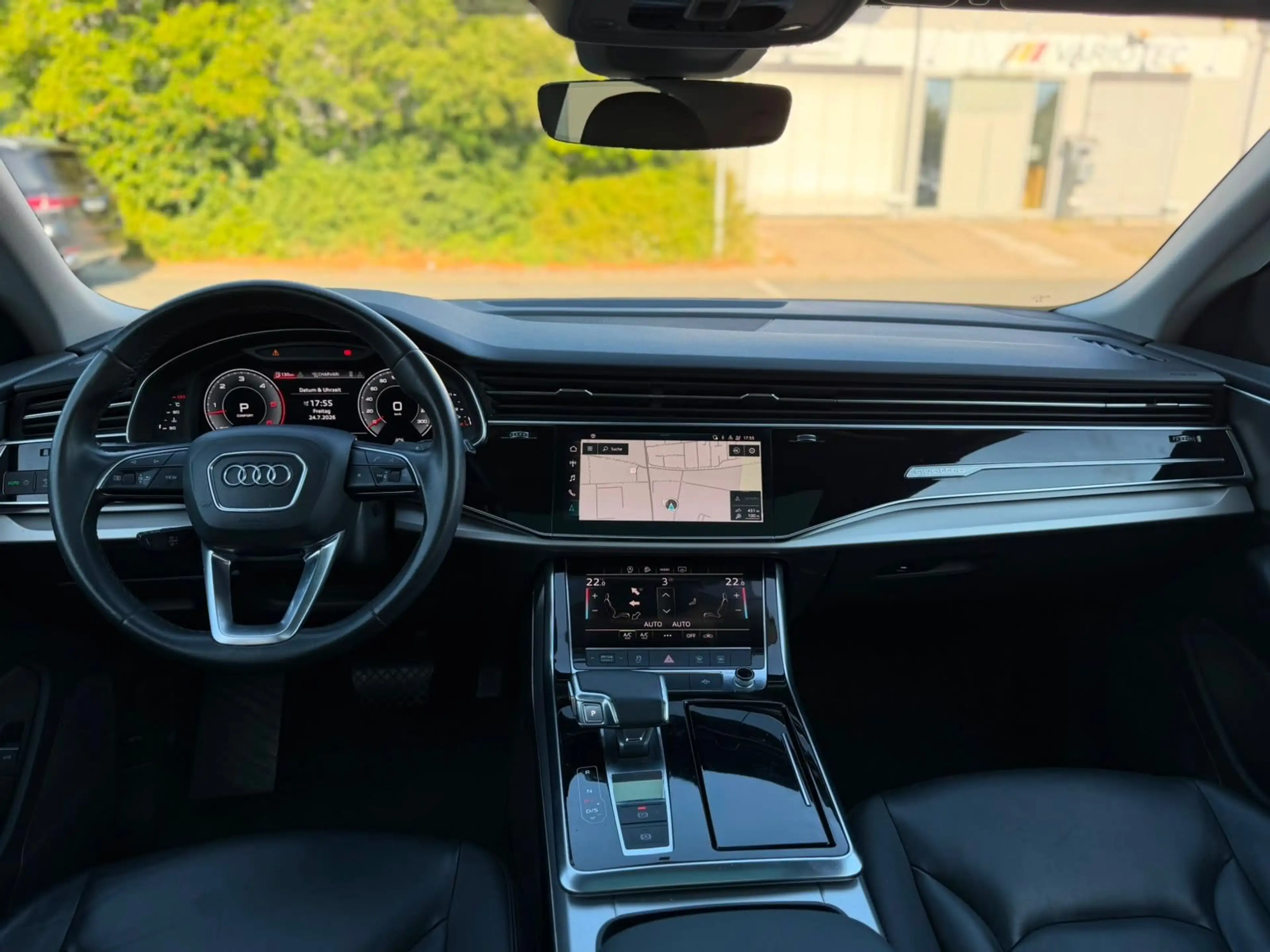 Audi Q8 45 TDI quattro Competition plus Panorama — photo 14