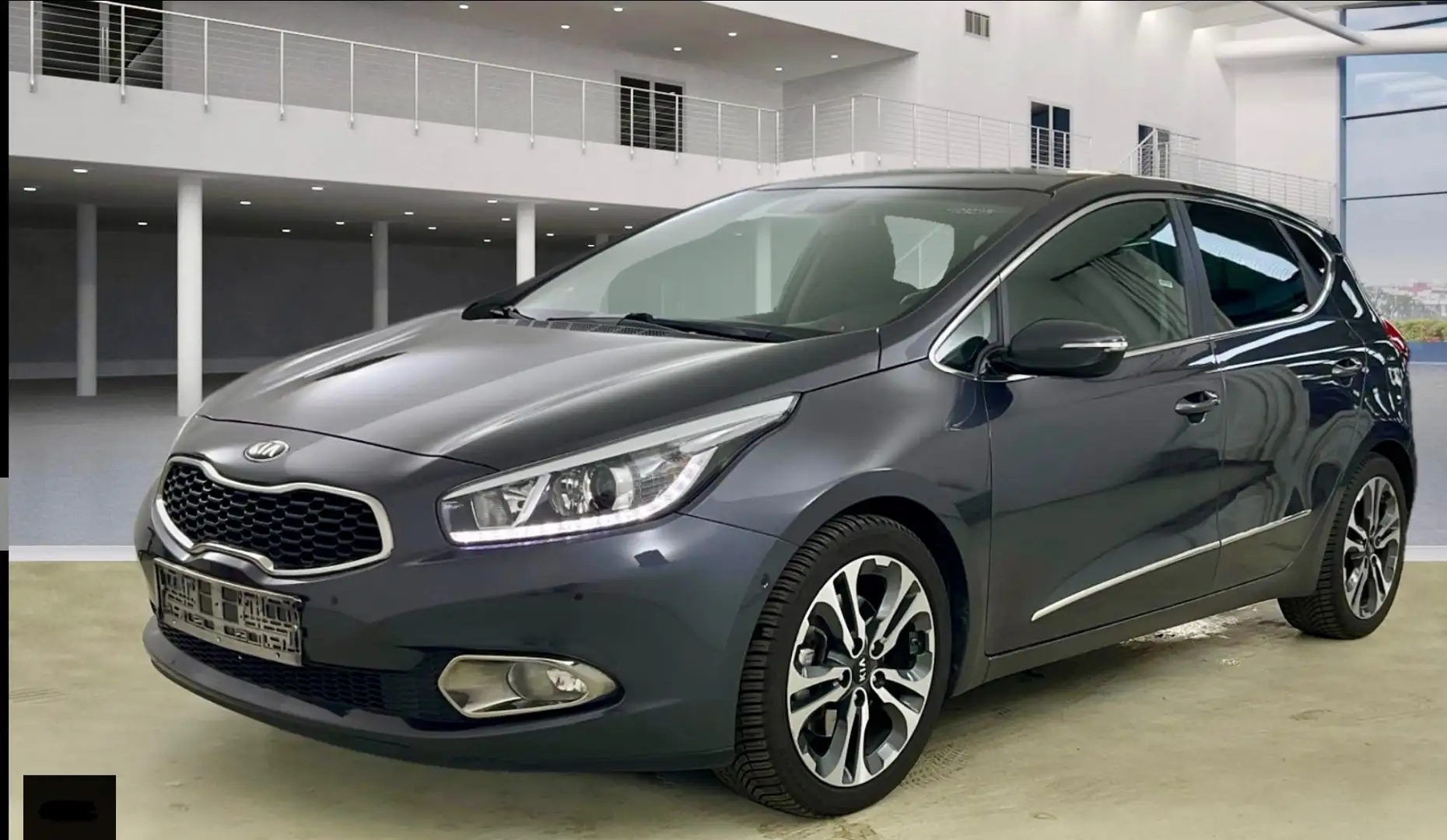 Kia Ceed / cee'd Spirit - Navi/ Schaltwippen - Gris - 1