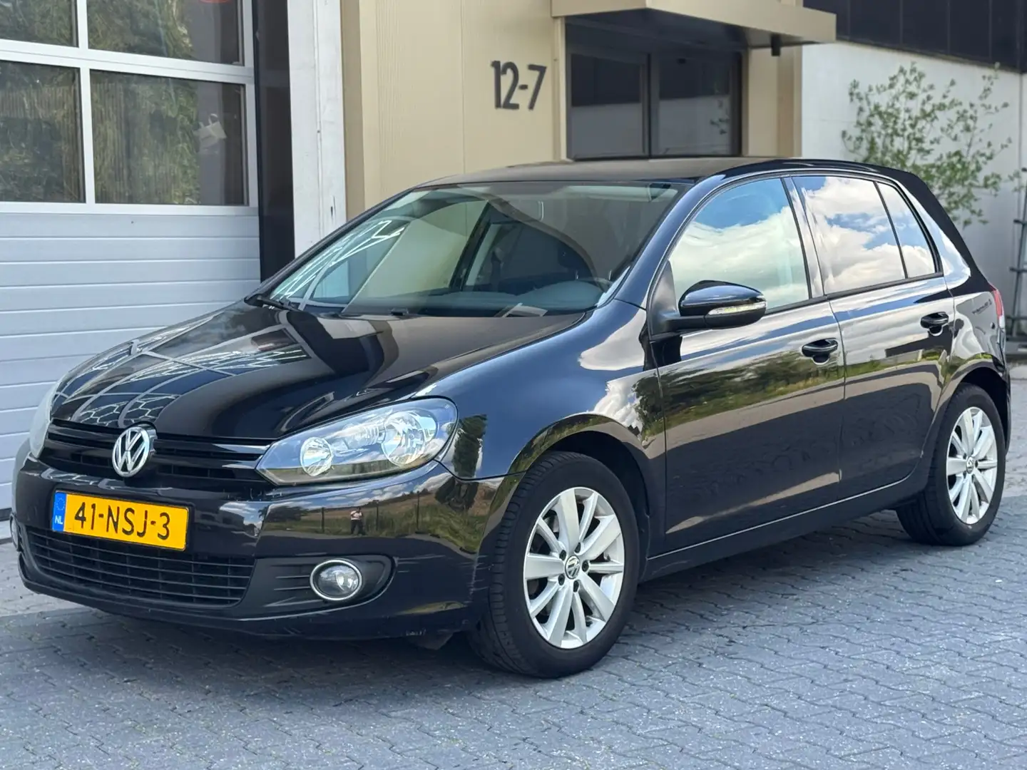 Volkswagen Golf 1.2 TSI BlueMotion|Carplay|Grote beurt + APK Zwart - 1