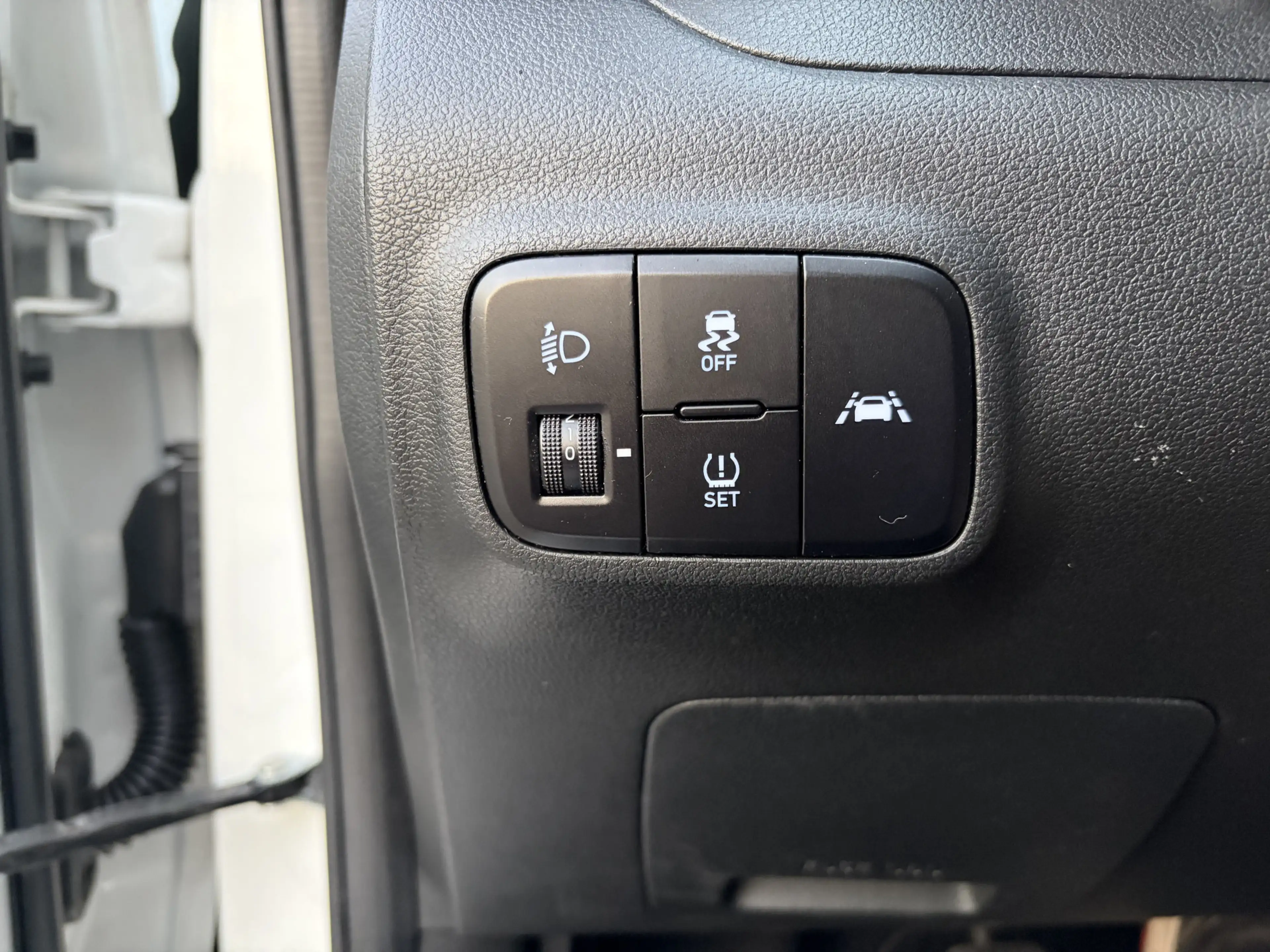 Hyundai i10 1.0 Comfort 5-zits Airco Cv Led App Cruise Nap — photo 12