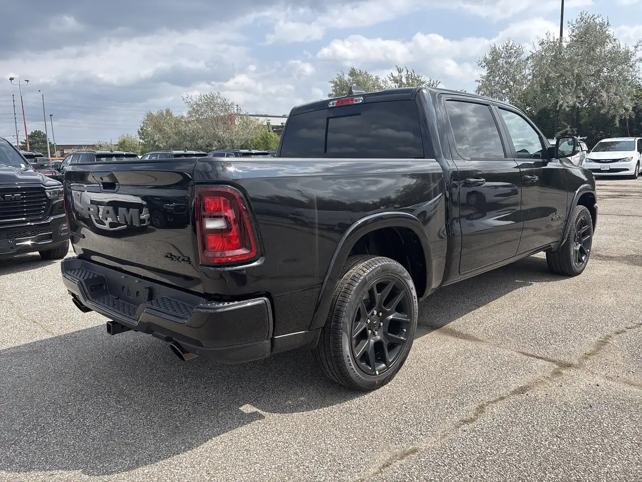 RAM 1500 снимка RAM 1500