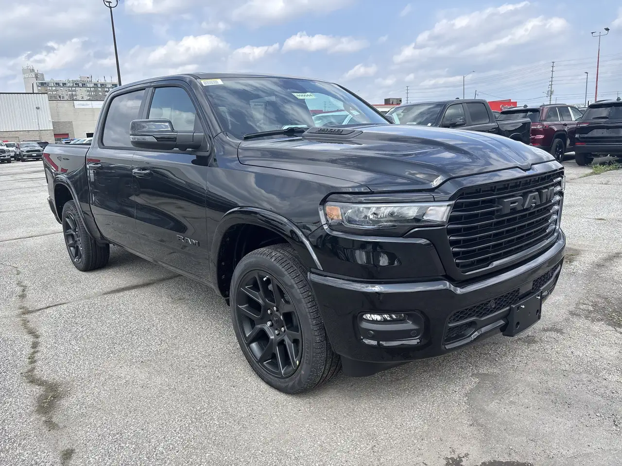 RAM 1500 снимка RAM 1500