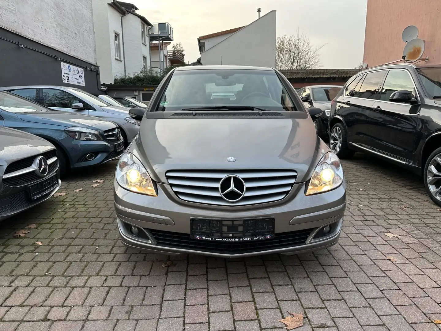 Mercedes-Benz B 200 /Anhängerkupplung/Scheckheft/Tuv Gris - 2
