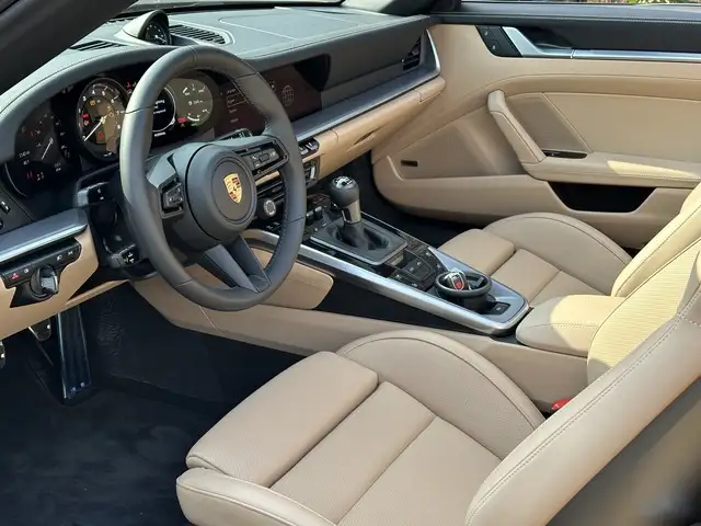 Porsche 992 911 Targa 4S SPORTDESIGN-ABGAS*BOSE*LED*21 CLASSIC