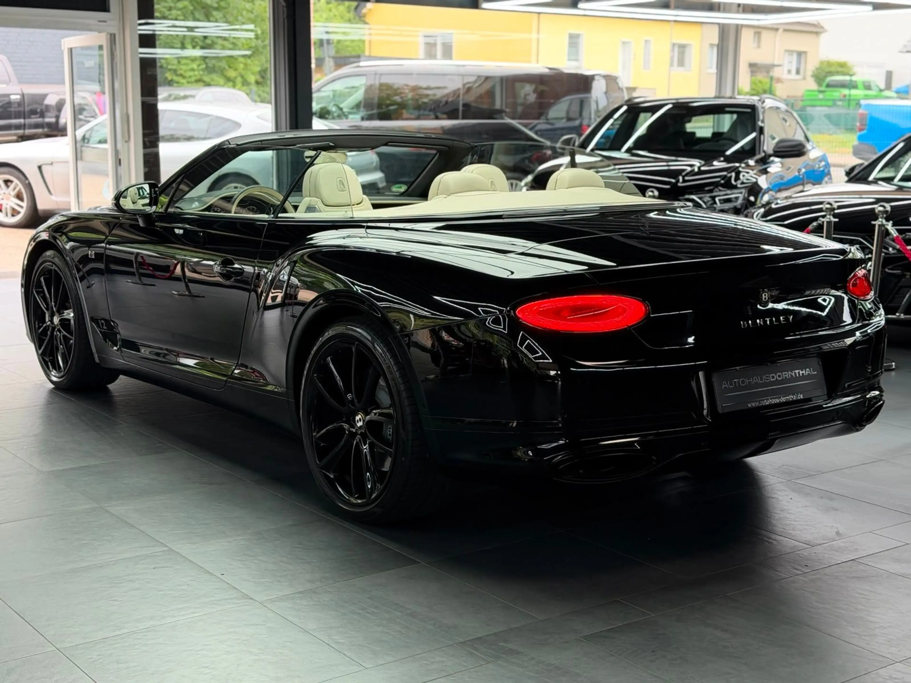 Bentley Continental GTC /FIRST EDITION/B&O/HUD/22'' — photo 11