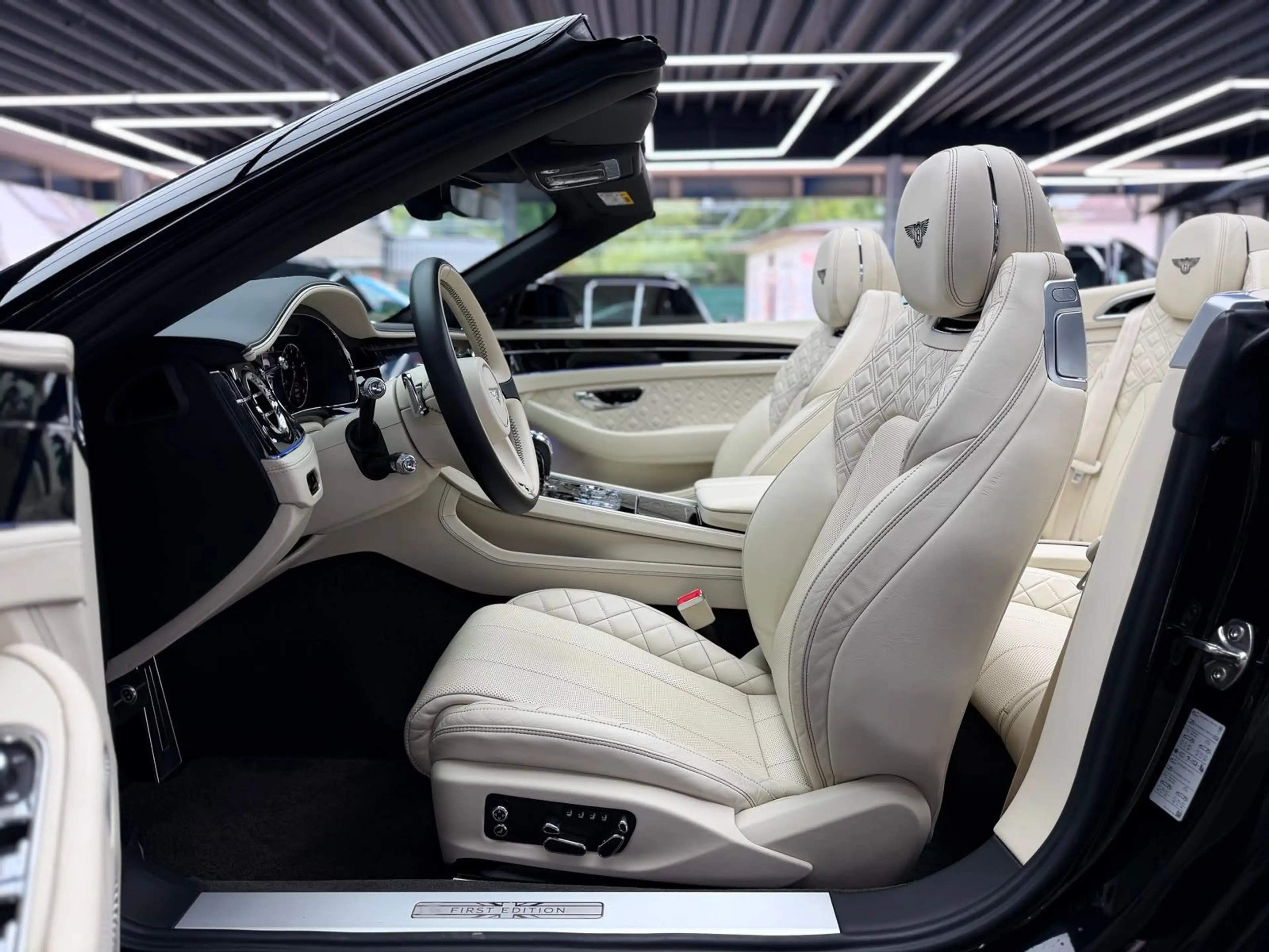Bentley Continental GTC /FIRST EDITION/B&O/HUD/22'' — photo 4