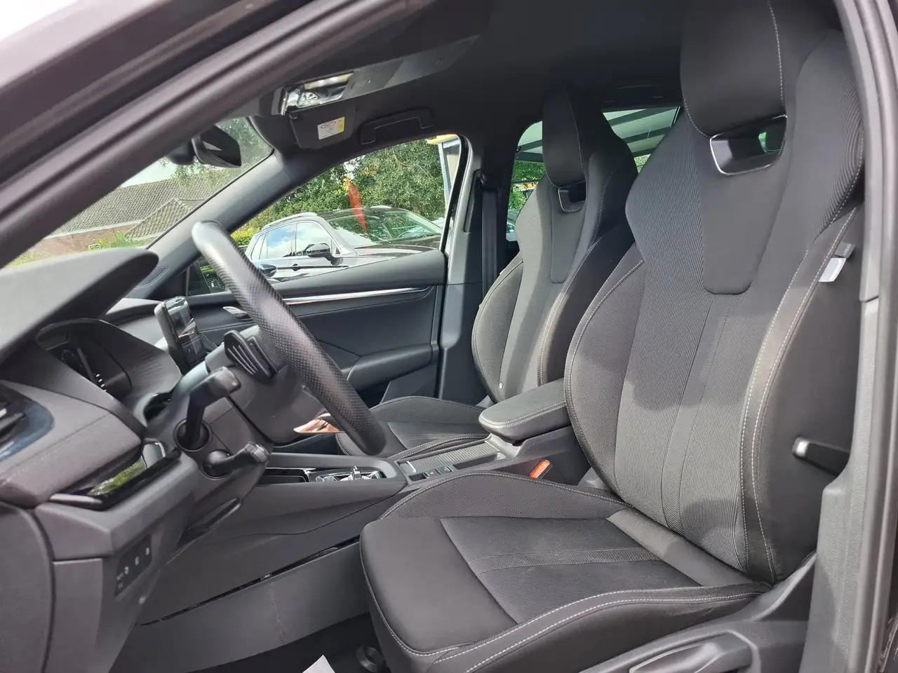 Skoda Octavia Combi 1.5 e-TSI Business Edition Plus. O.a. verwar, миниатюра 4