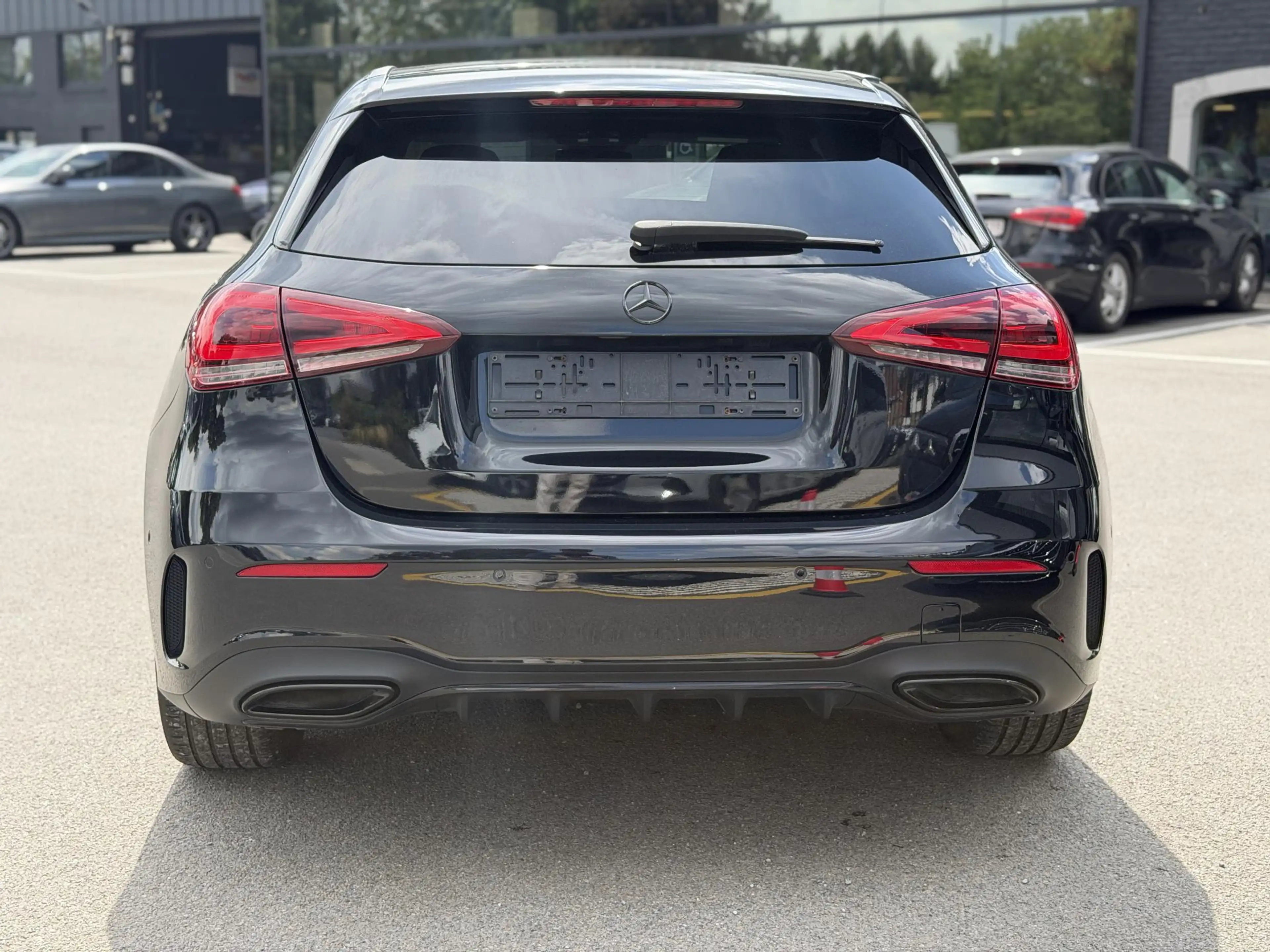 Mercedes-Benz A 180 A d AMG Line — photo 4