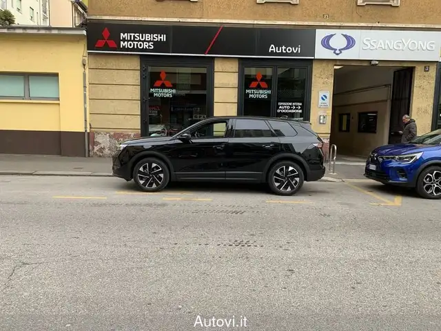 Opel Grandland view 4
