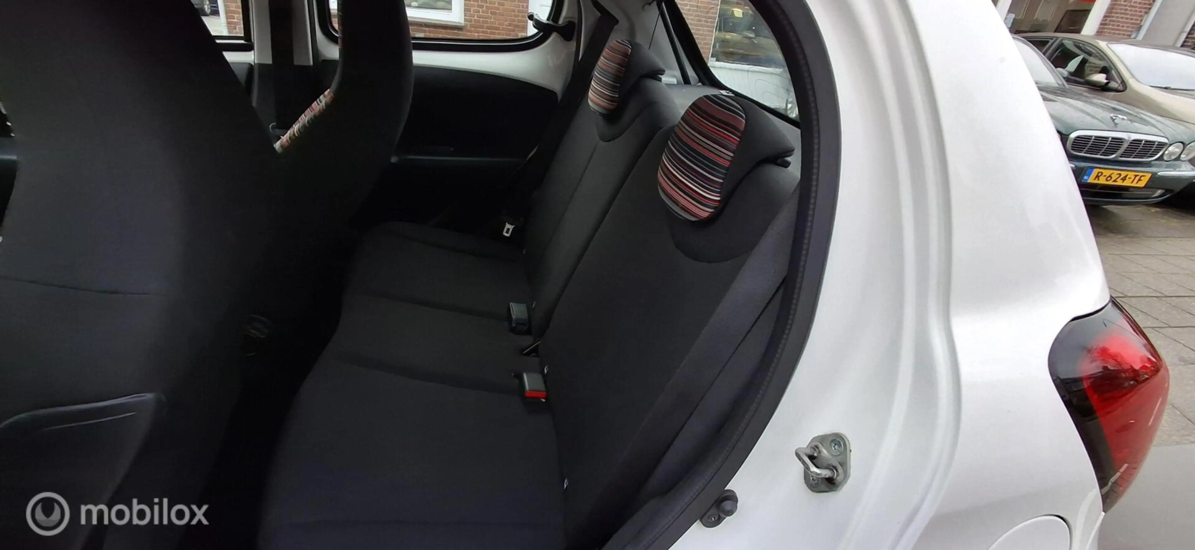 Citroen C1 1.0 VTi Feel — photo 10