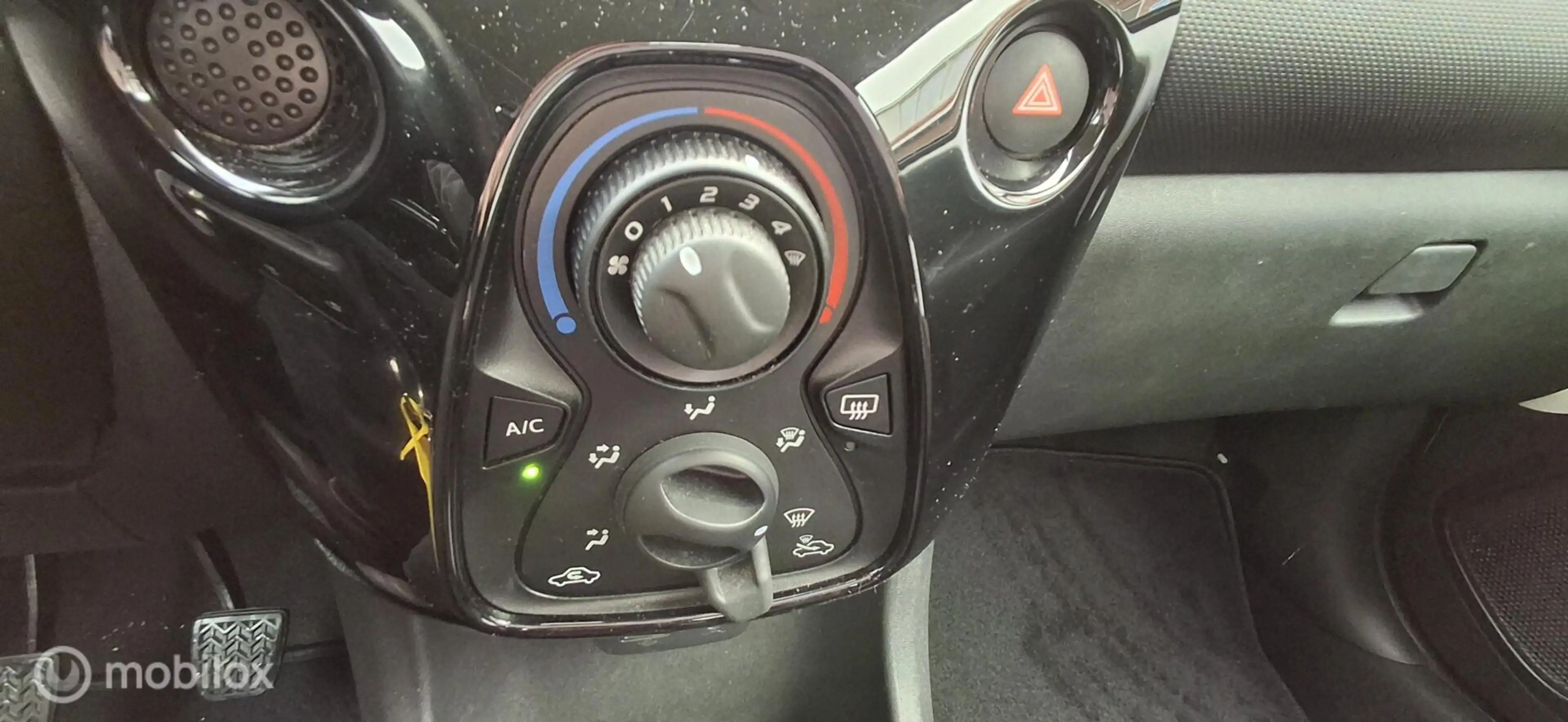 Citroen C1 1.0 VTi Feel — photo 13