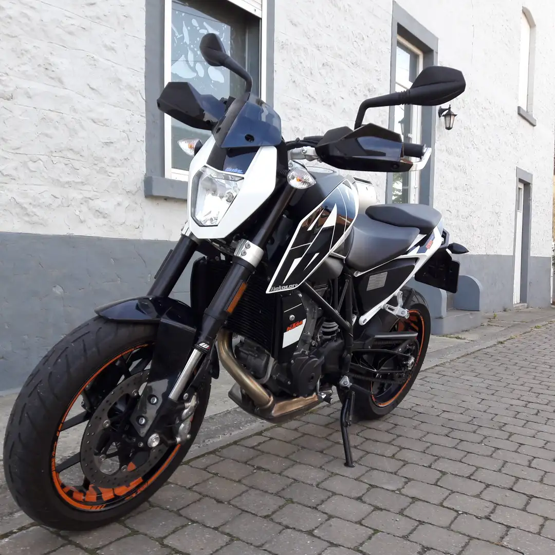 KTM 690 Duke Noir - 2