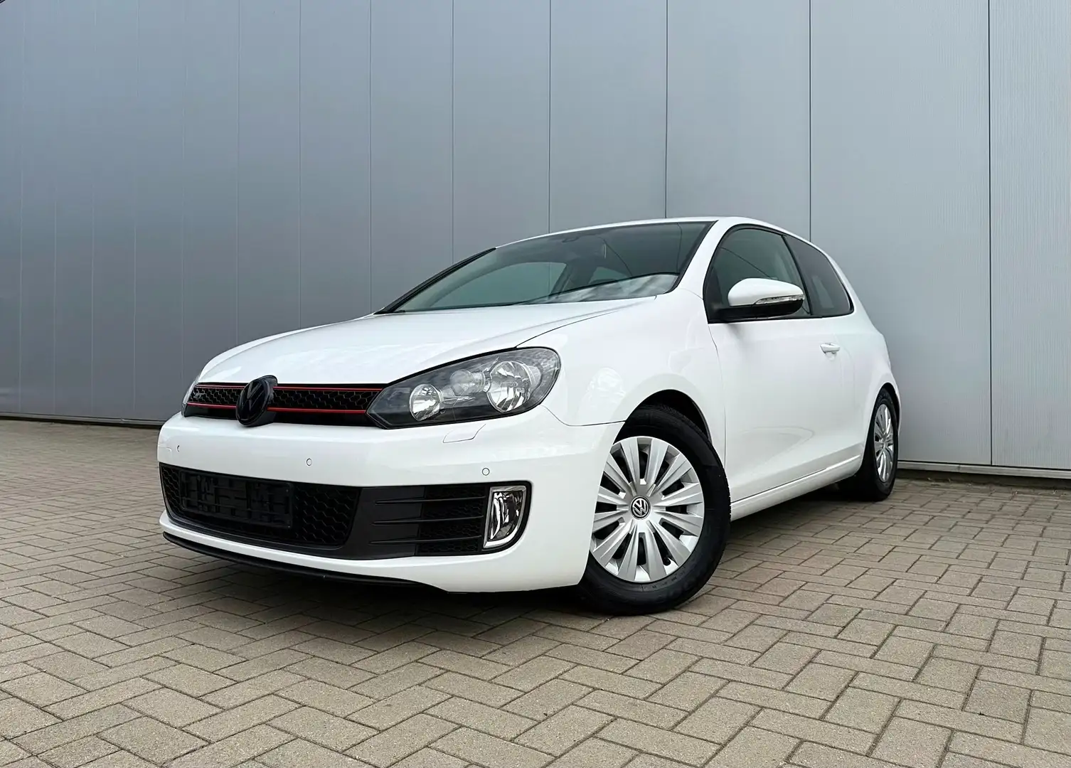 Volkswagen Golf Golf 2.0 TDi * ECRAN * CRUISE* CUIR* PROPRE Blanc - 1