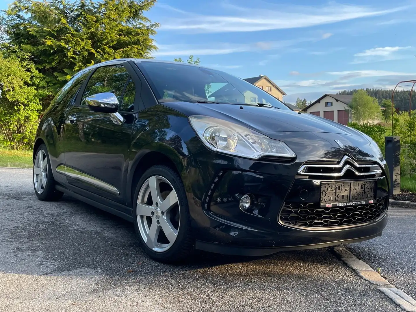Citroen DS3 DS3 1,6 16V VTi So Chic Airdream Schwarz - 1