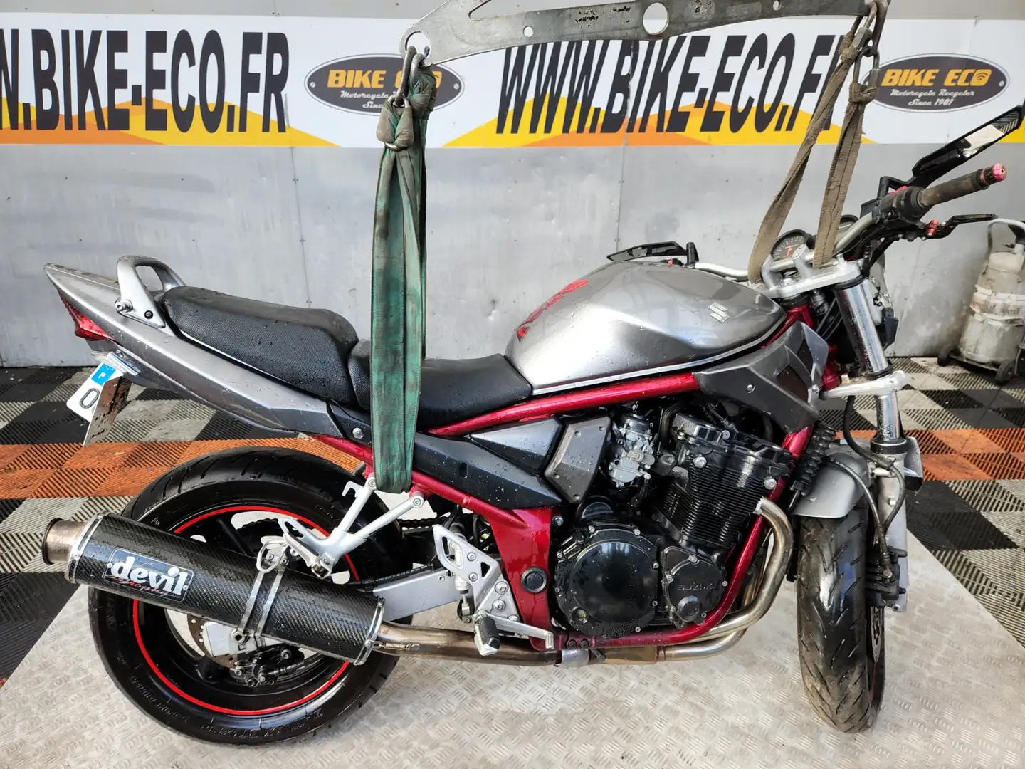 Suzuki GSF 650 Gris - 1