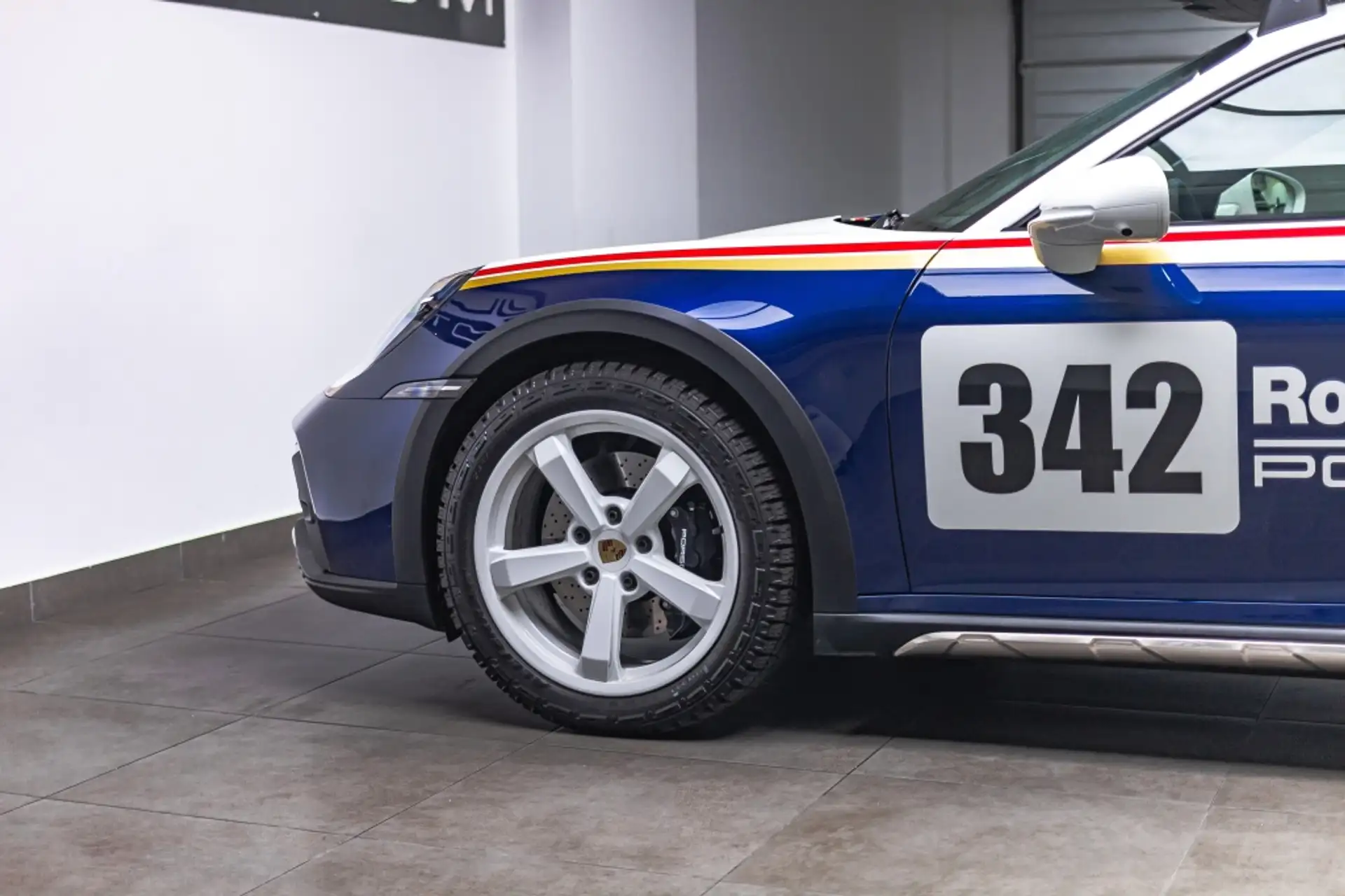 포르쉐 911 Dakar 2024 블루 사진 6