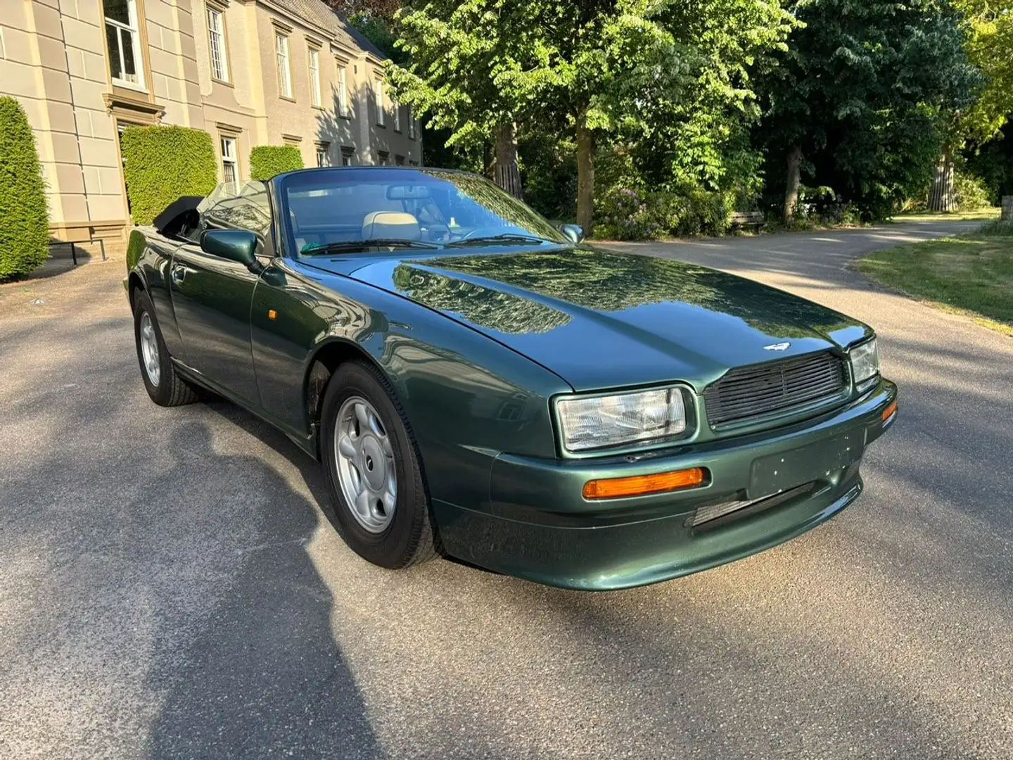 Aston Martin Virage Grün - 1
