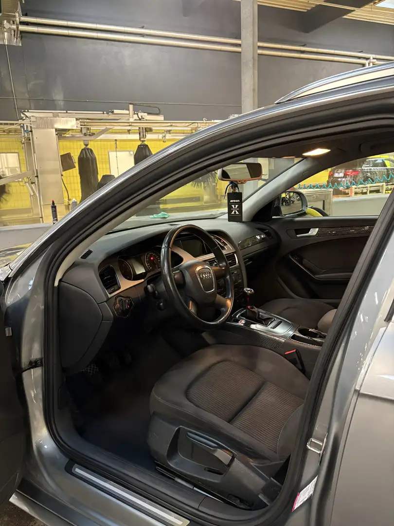 Audi A4 Avant 2,0 TDI DPF Silber - 1