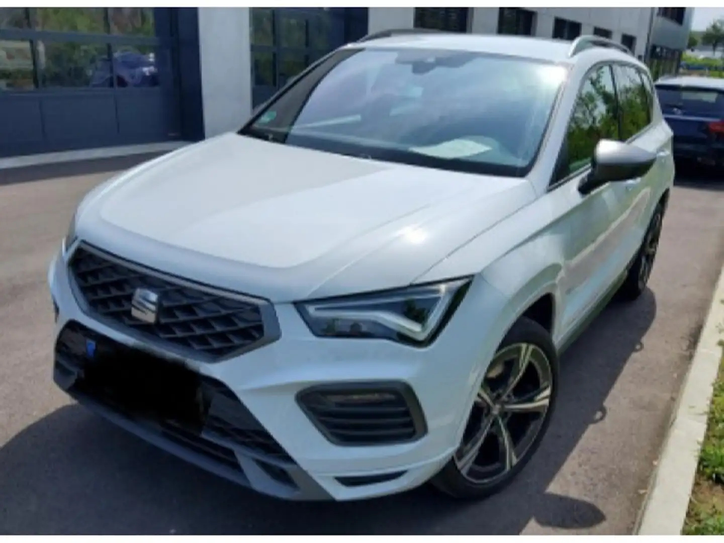 SEAT Ateca 1,5 TSI DSG ACT FR *Navi*LED*SHZ* White - 2