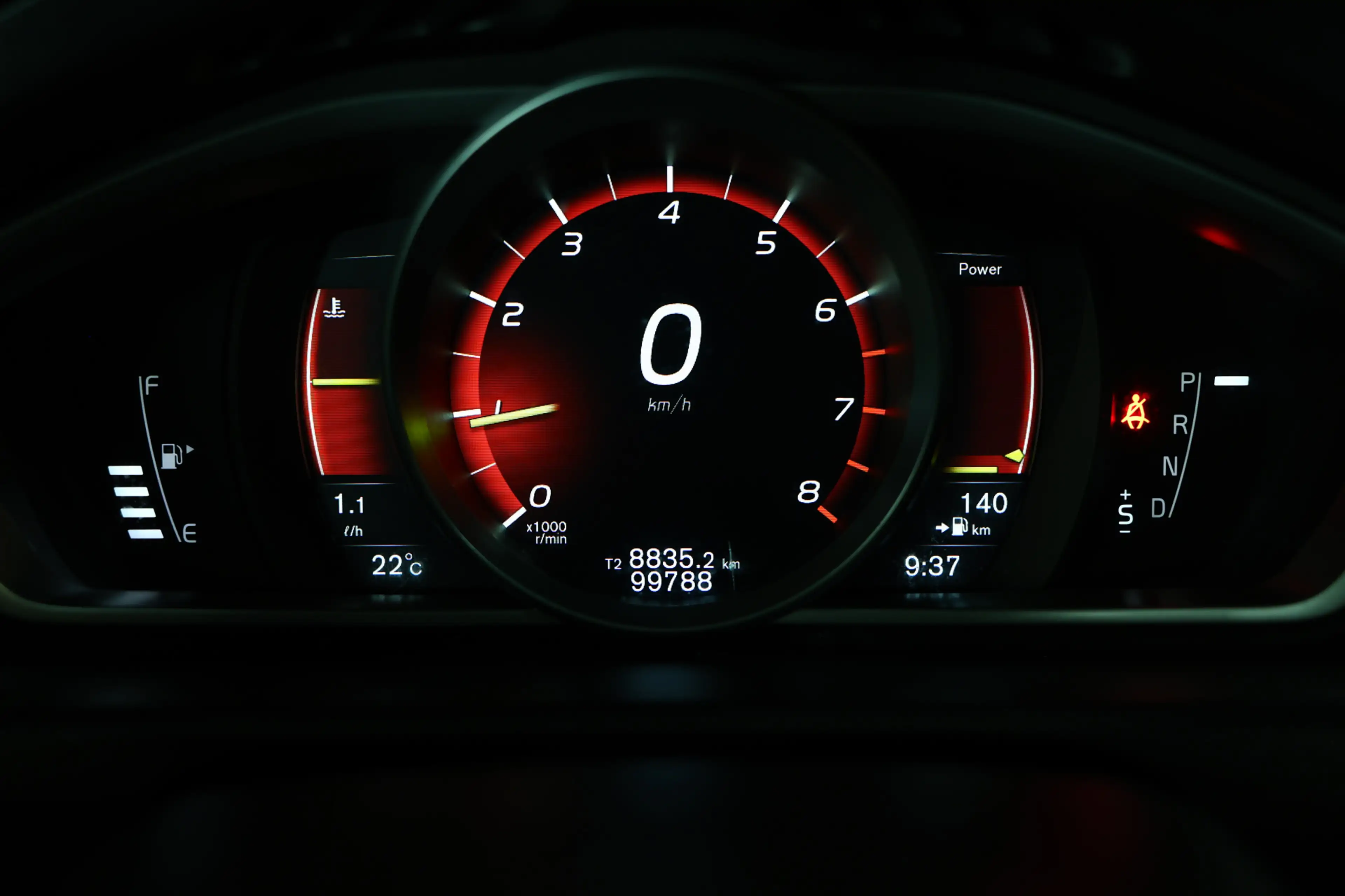 Volvo V40 2.0 T5 R-Design AVM NAVI CLIMA CRUISE PDC STOELVER — photo 14