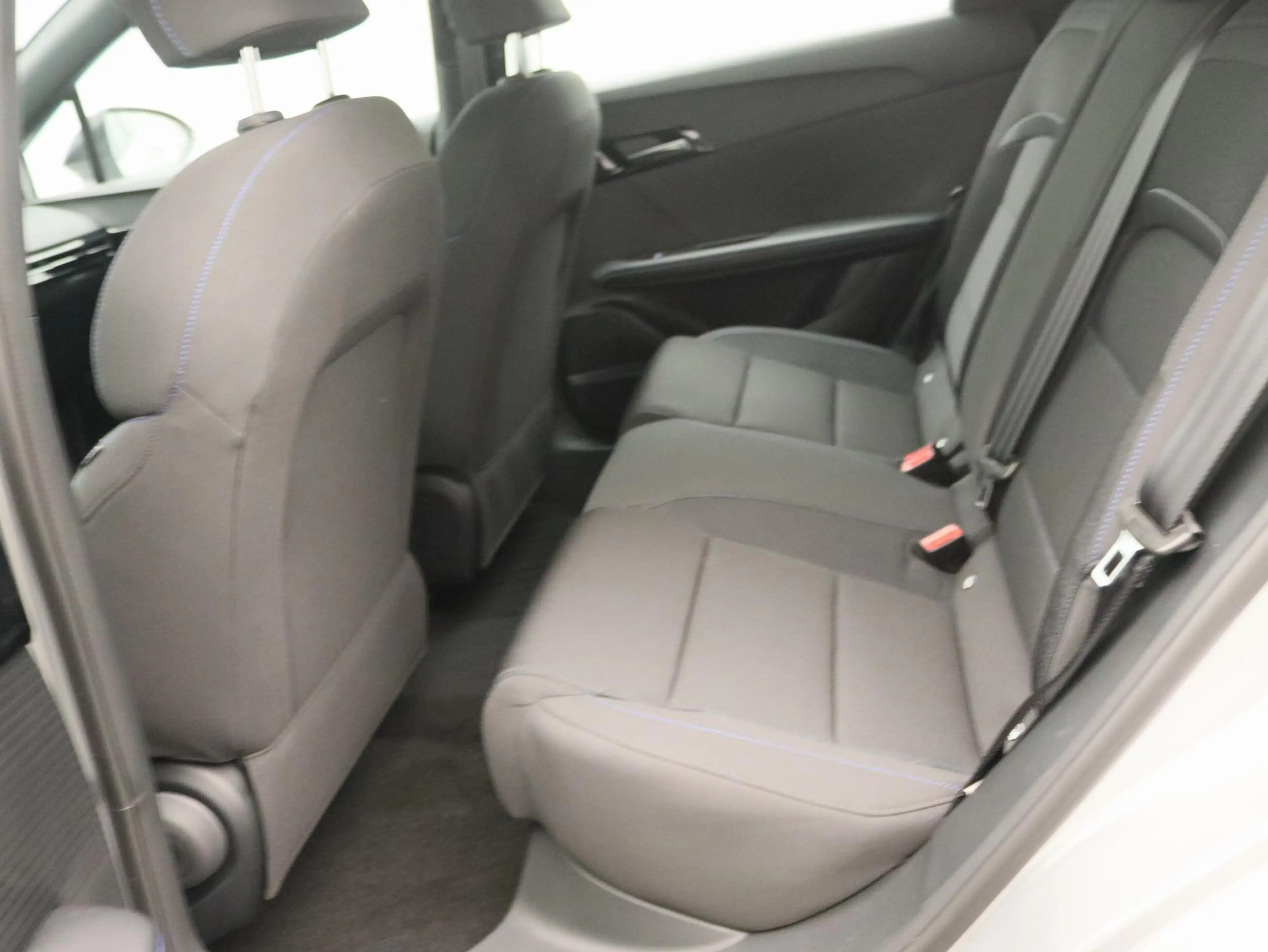 MG MG4 Electric Standard 51 kWh | Apple Carplay/Android A — photo 11