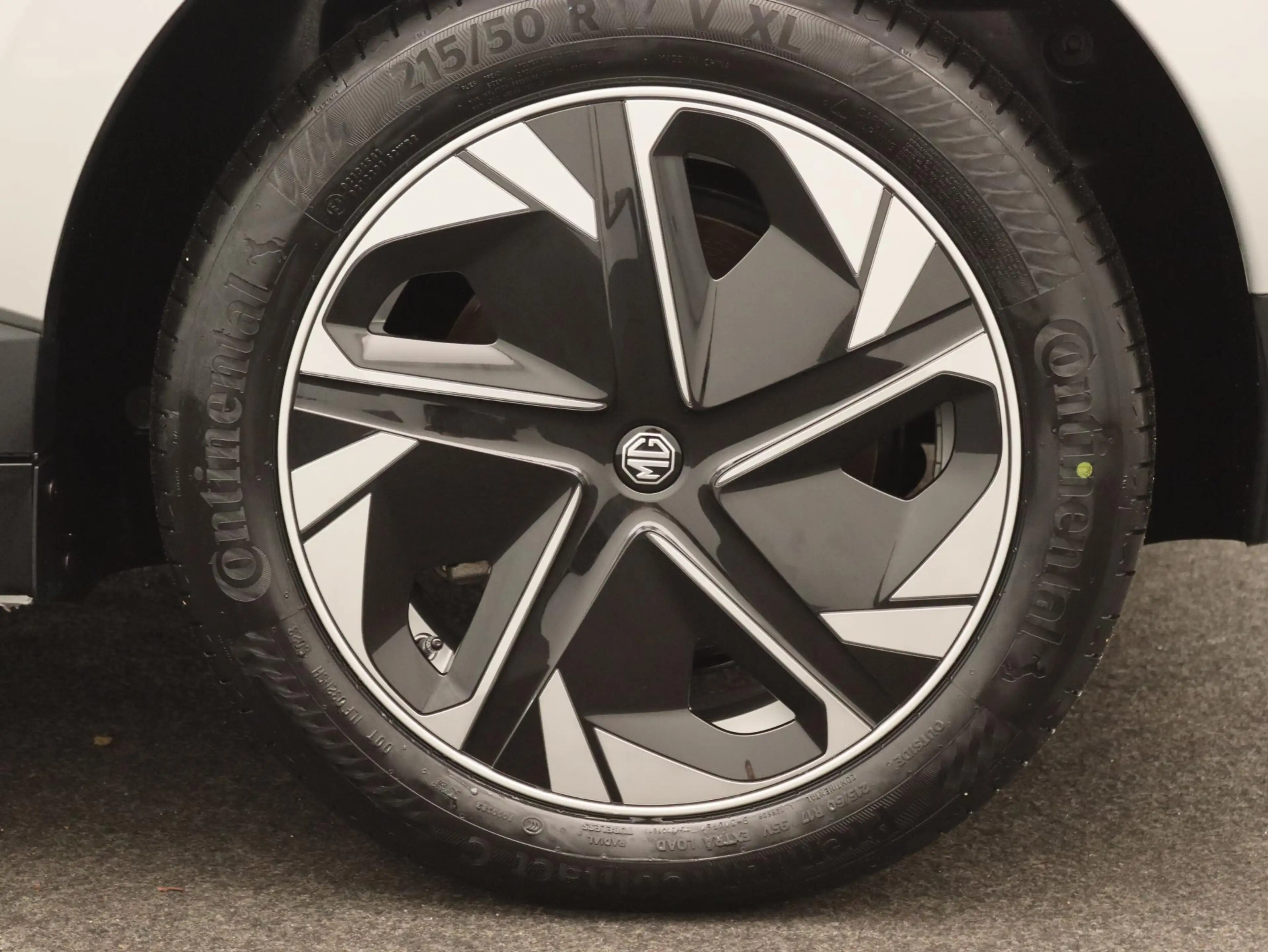 MG MG4 Electric Standard 51 kWh | Apple Carplay/Android A — photo 14