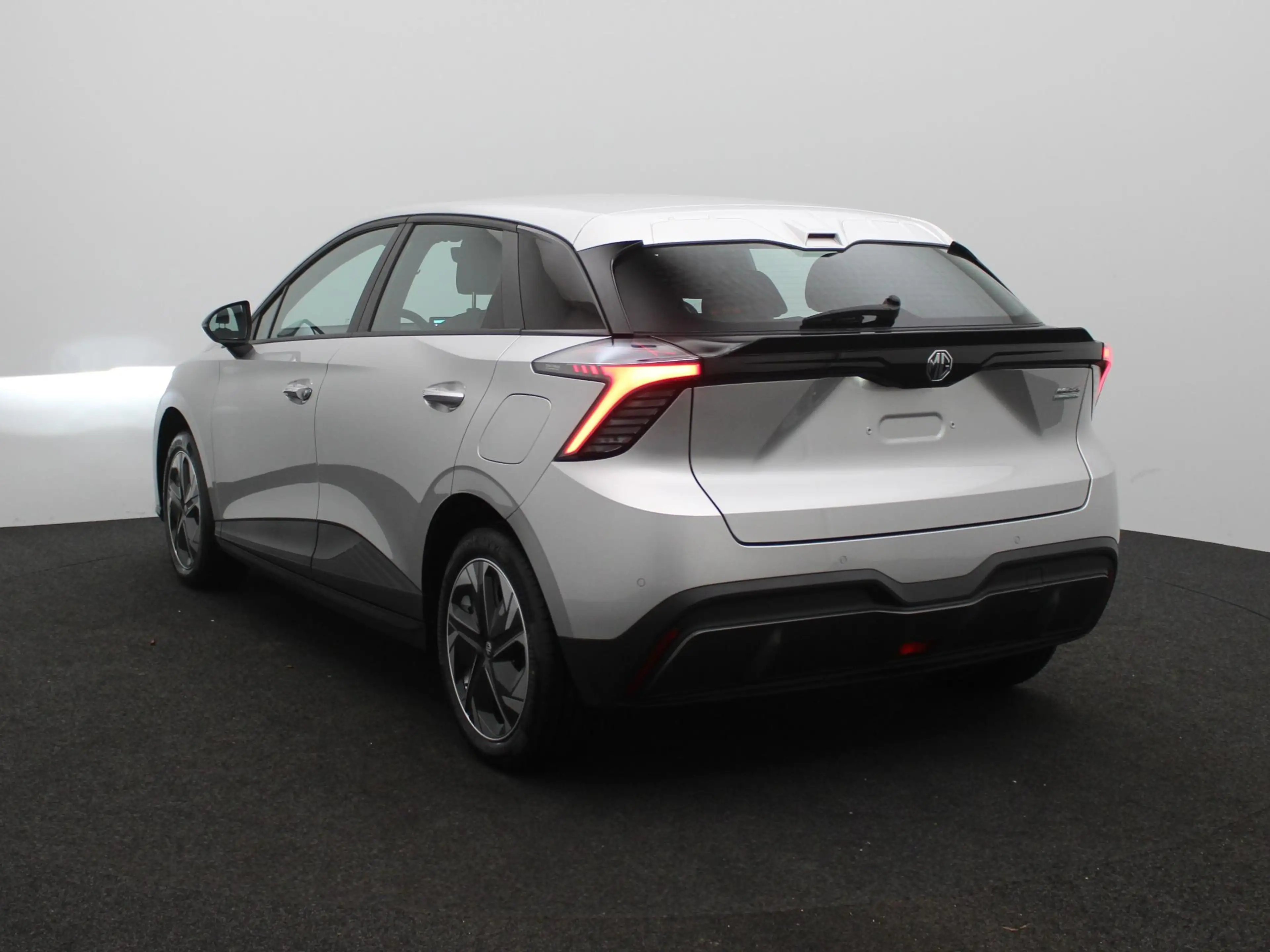 MG MG4 Electric Standard 51 kWh | Apple Carplay/Android A — photo 2