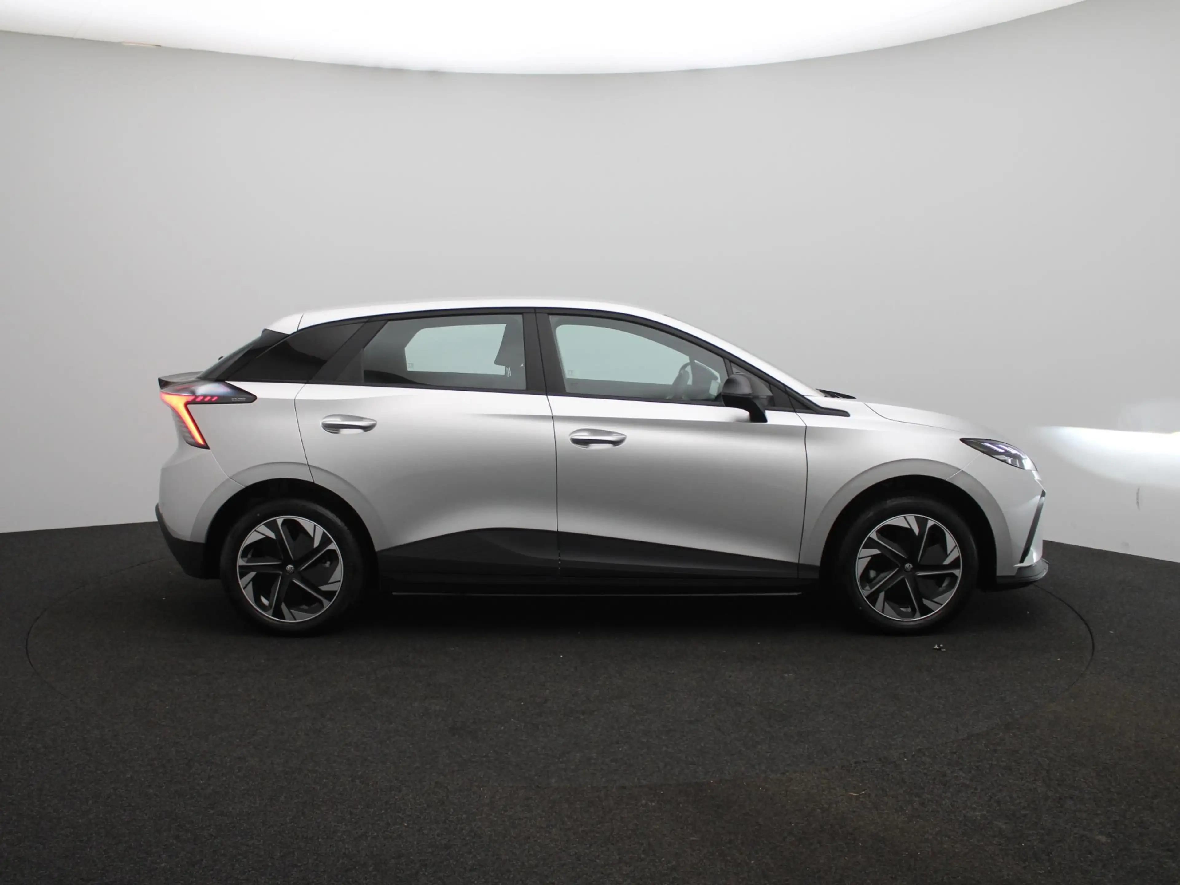 MG MG4 Electric Standard 51 kWh | Apple Carplay/Android A — photo 6