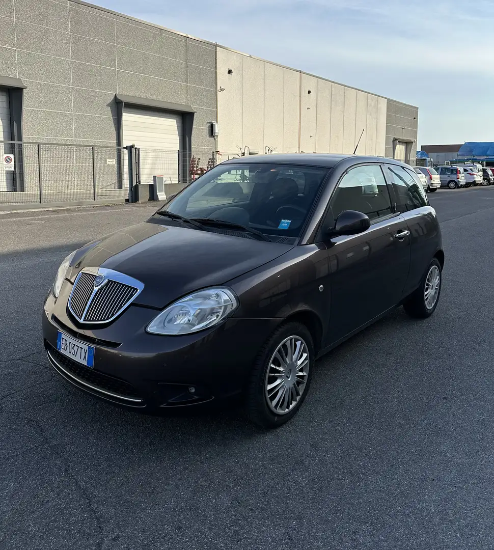 Lancia Ypsilon 1.2 8v Versus UNICO PROPRIETARIO NEOPATENTATI - 1