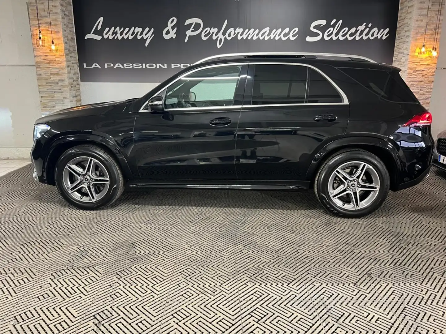 Mercedes-Benz GLE 450 450 EQ-BOOST 389ch AMG Line - 6 Cylindres - Toit ouvrant Schwarz - 2