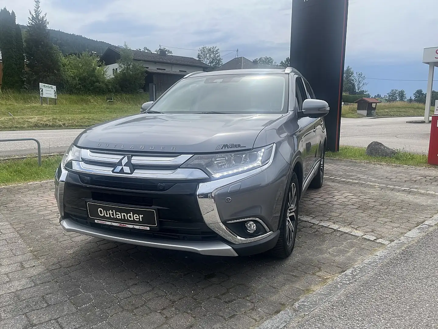 Mitsubishi Outlander 2,2 DI-D Diamond Aut. Сірий - 1