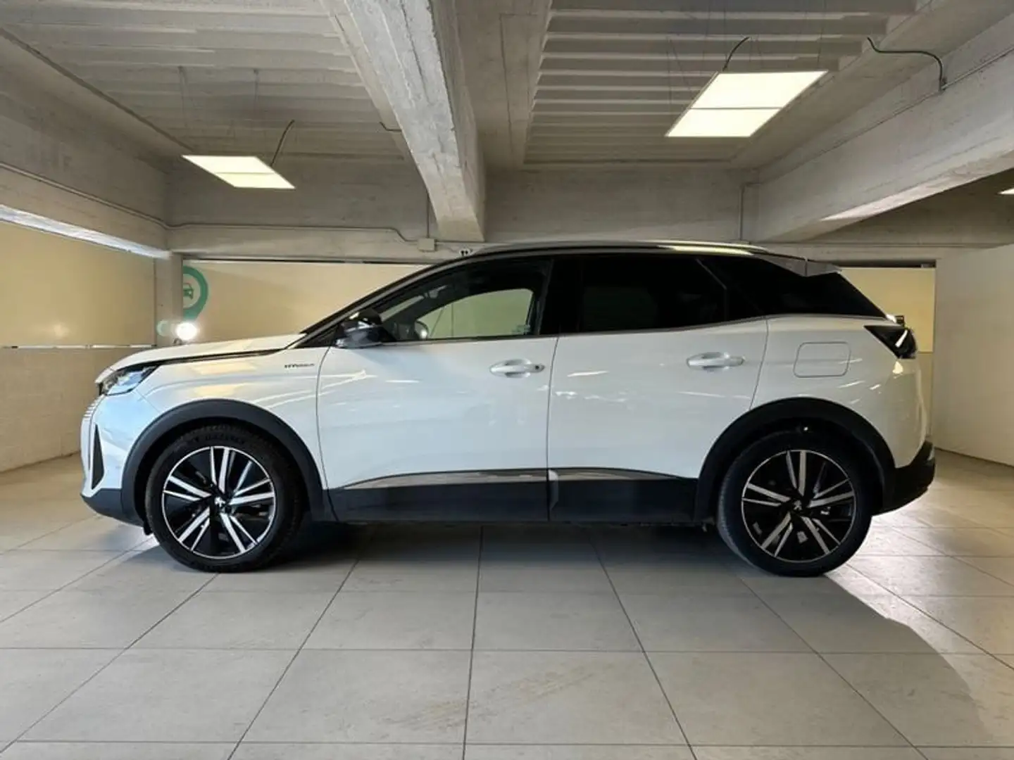 Peugeot 3008 Hybrid4 300 e-EAT8 GT Pack aut. Bianco - 2