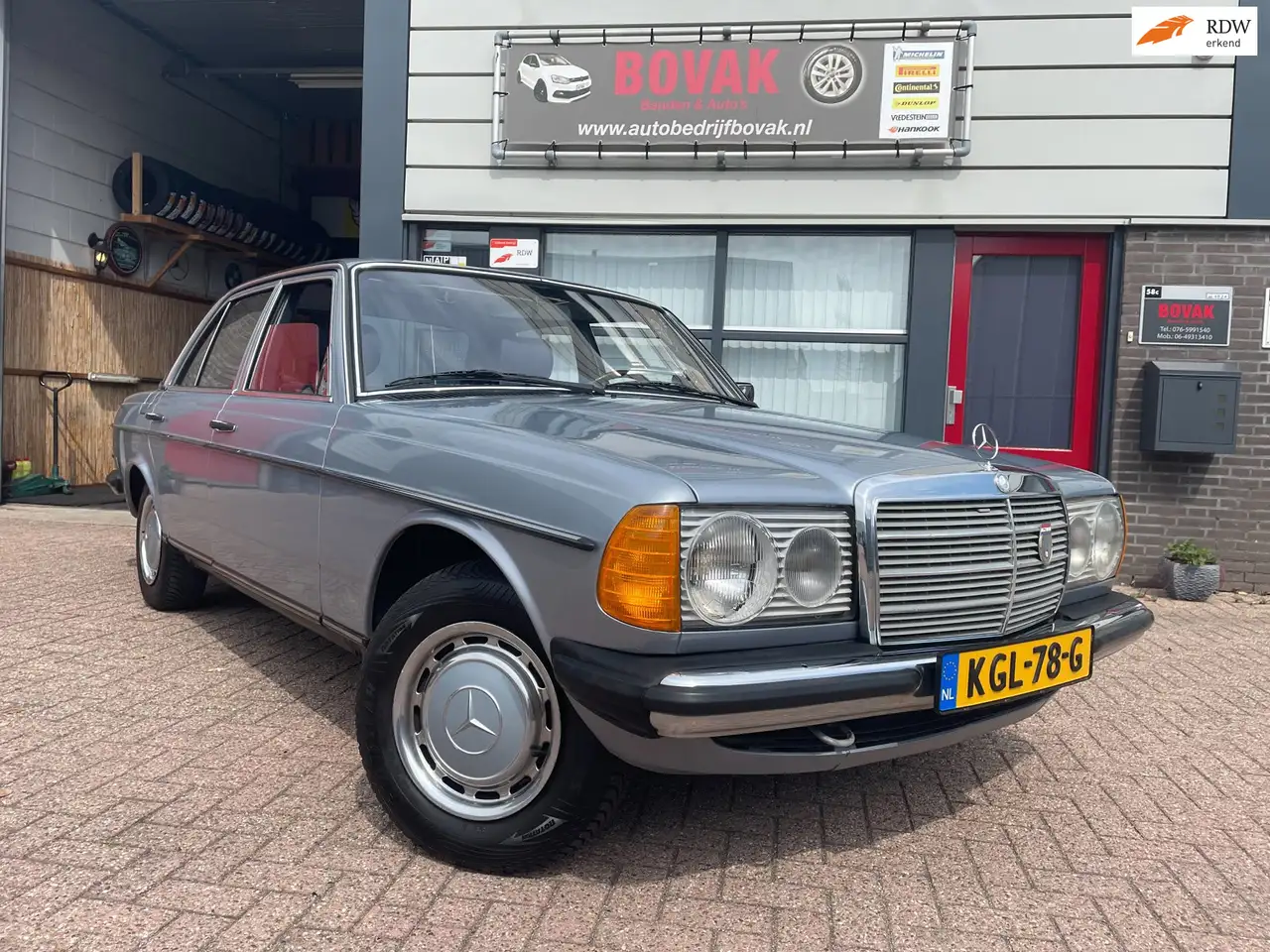 Mercedes-Benz 280 200-280 (W123) 230 E Sedan, foto 1