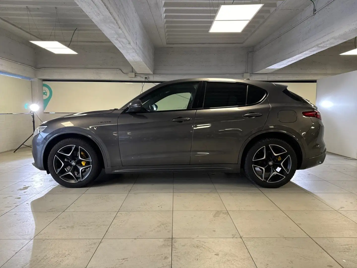 Alfa Romeo Stelvio 2.2 Turbo Diesel 210CV AT8 Q4 Veloce Grijs - 2