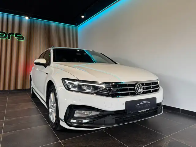 Volkswagen Passat Variant 2,0Tdi R-Line DSG *IQ-Light*