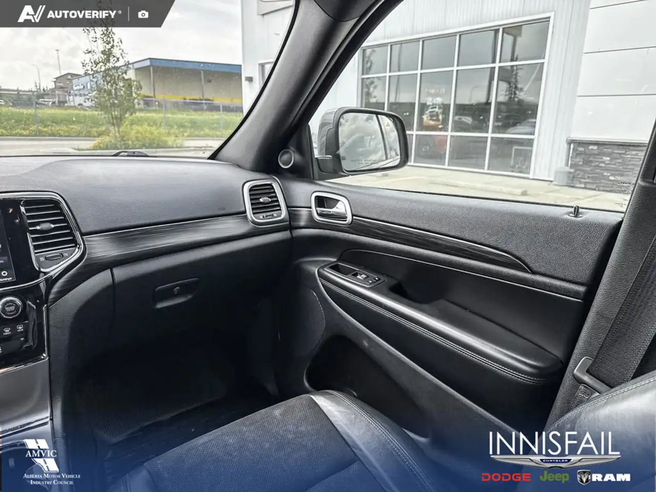 Jeep Grand Cherokee photo Jeep Grand Cherokee