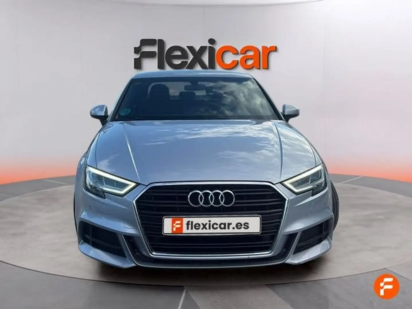 Audi A3 Sedán 30 TFSI 85kW Gris - 2