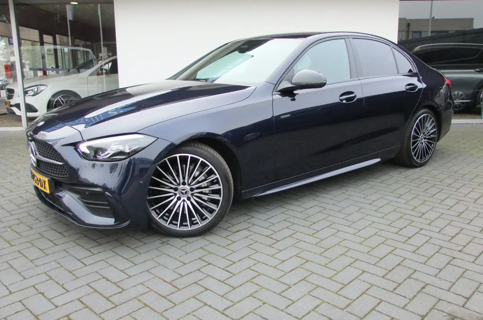 Mercedes-Benz C 180 AMG Line / Camera/ Stoelverwarming/ 19 inch/ NL au Синій - 2
