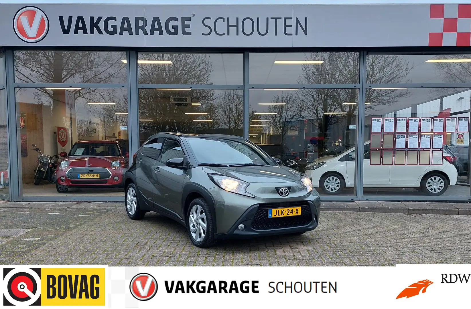 Toyota Aygo X 1.0 VVT-i MT Pulse Verde - 1