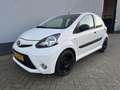 Toyota Aygo 1.0 VVT-i Now 5-Deurs - Airco - LMV Weiß - thumbnail 1