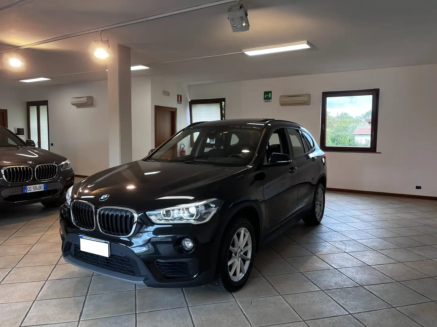 BMW X1 X1  sdrive 18d TETTO APRIBILE / TAGLIANDI BMW Nero - 1