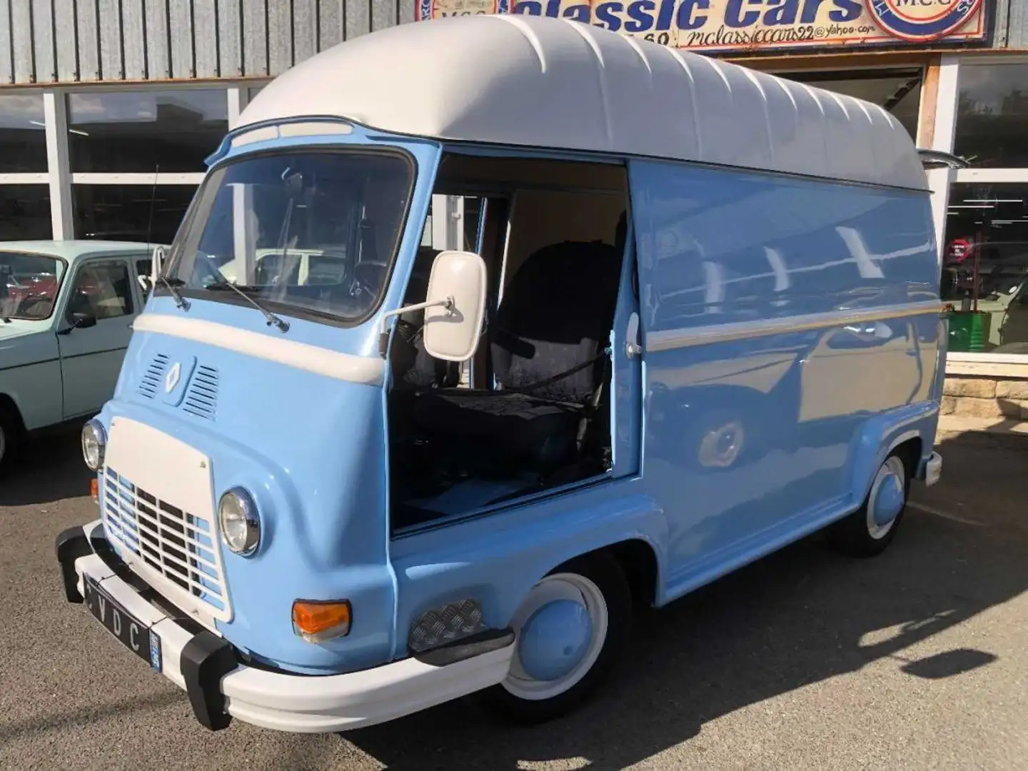 Renault - 2