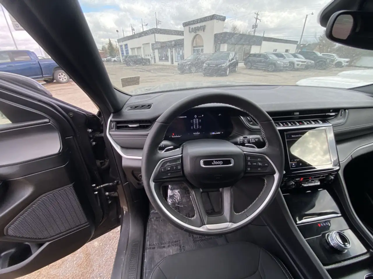 Jeep Grand Cherokee снимка Jeep Grand Cherokee