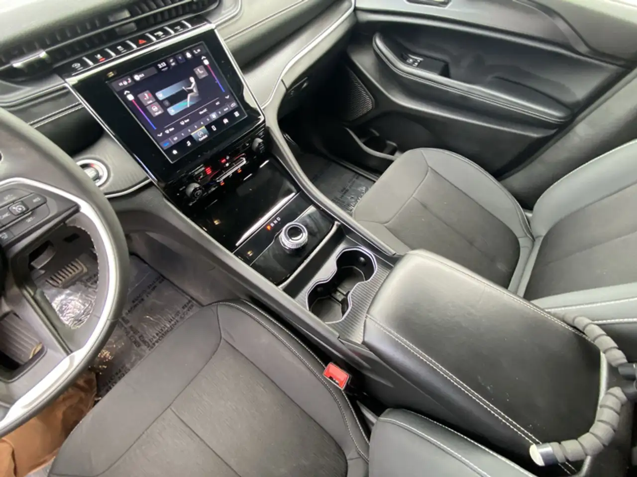Jeep Grand Cherokee снимка Jeep Grand Cherokee