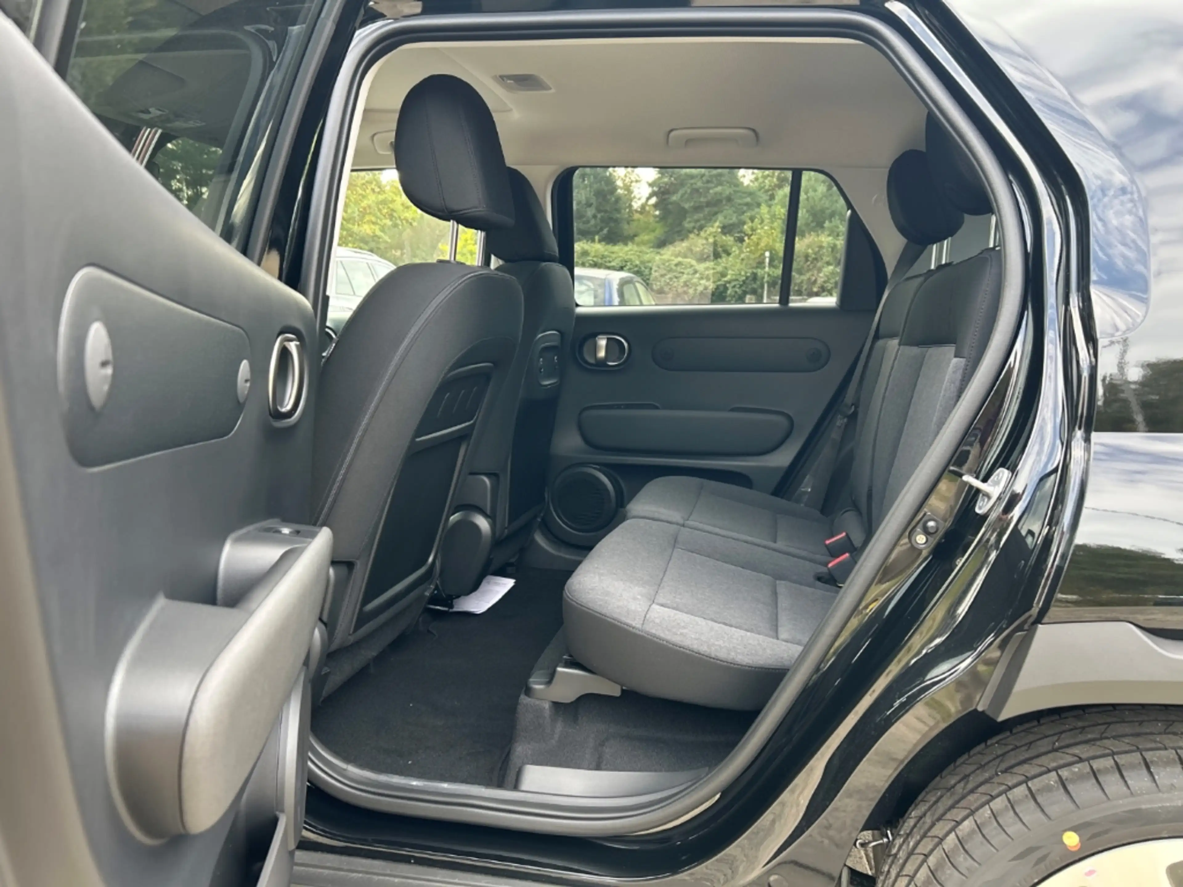 Hyundai Inster EV (MY27) 49kWh (115PS) 2WD Prime V2L-Paket, Glas- — photo 9