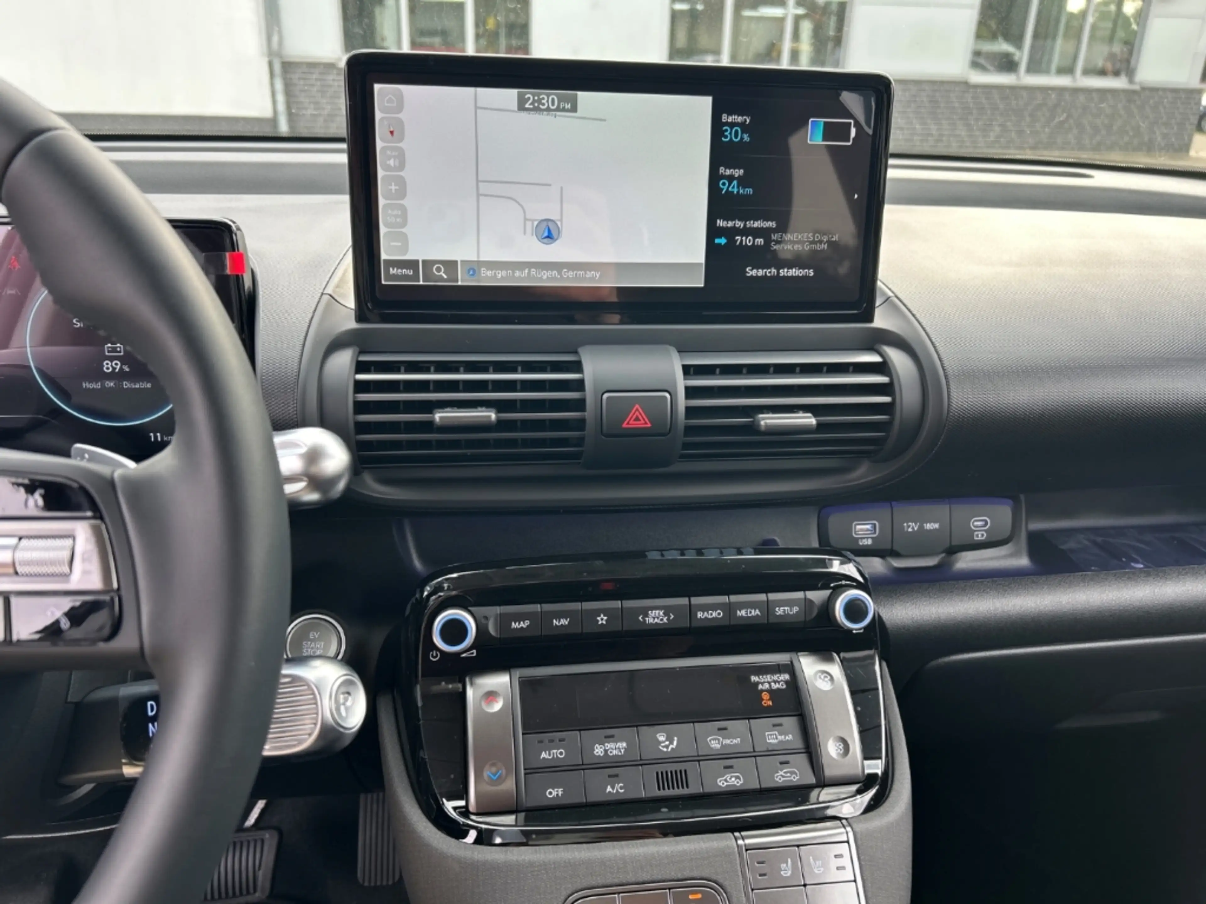 Hyundai Inster EV (MY27) 49kWh (115PS) 2WD Prime V2L-Paket, Glas- — photo 11