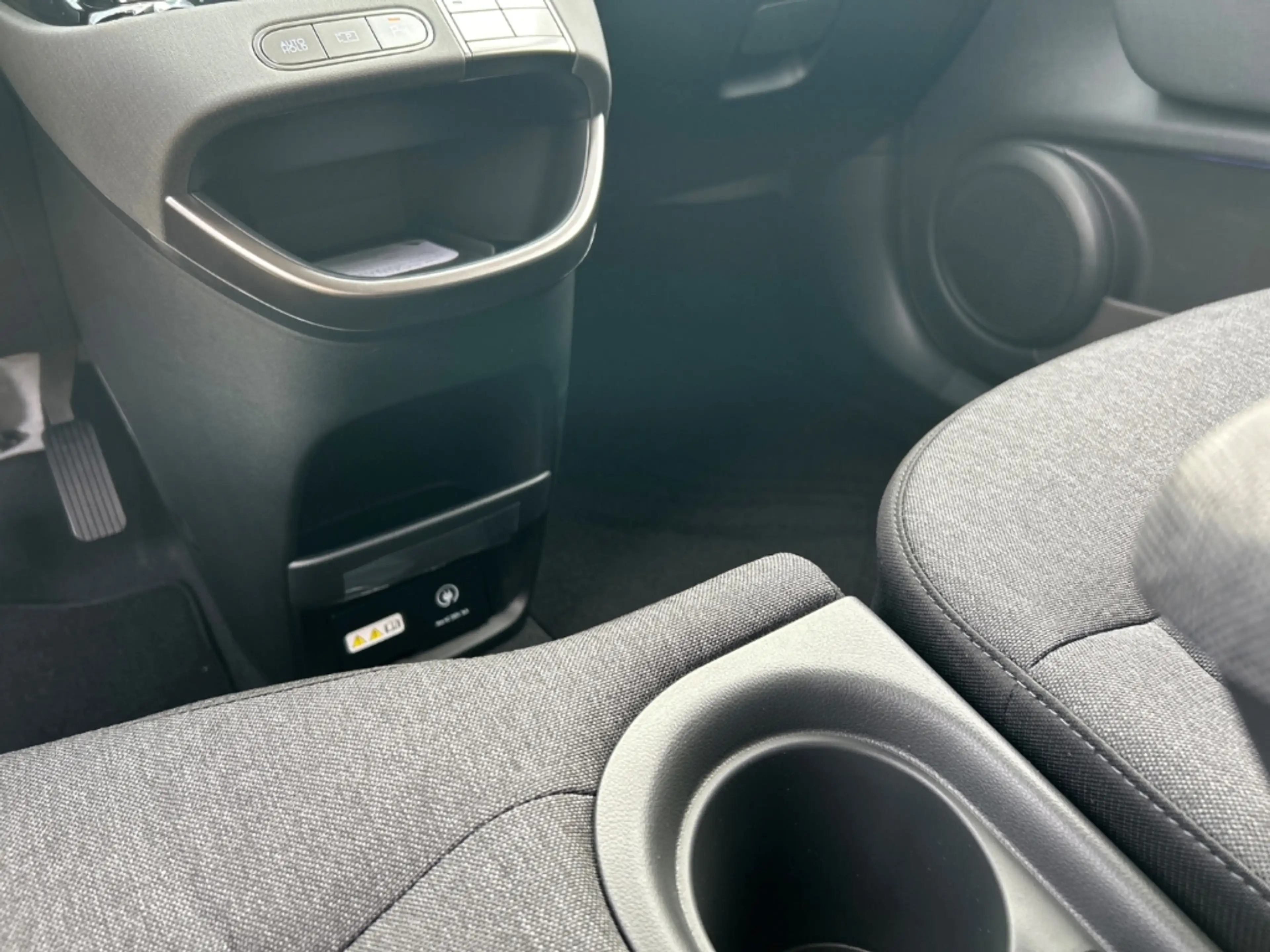 Hyundai Inster EV (MY27) 49kWh (115PS) 2WD Prime V2L-Paket, Glas- — photo 13
