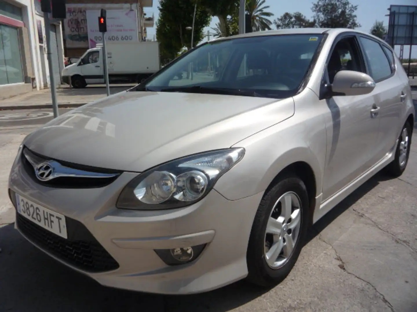 Hyundai i30 1.6 CRDi Comfort GLS Beige - 1